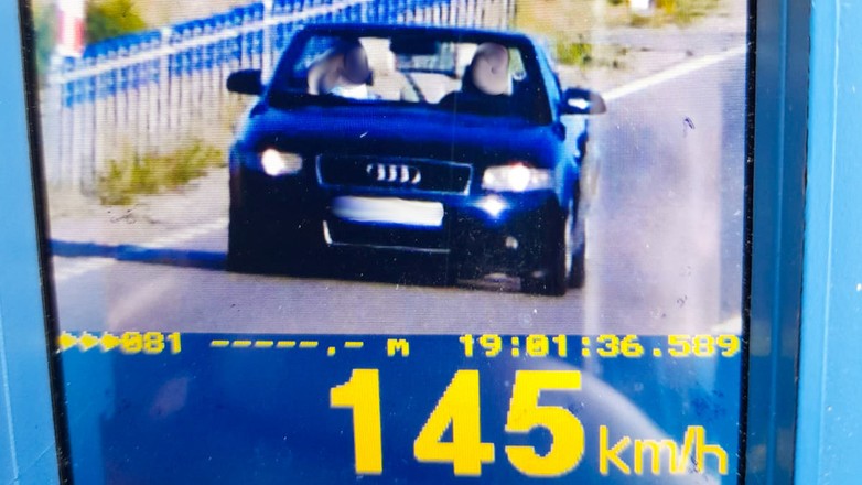 Kierowca Audi przekroczył prędkość. Aż 145 km/h na drodze z limitem 90 km/h