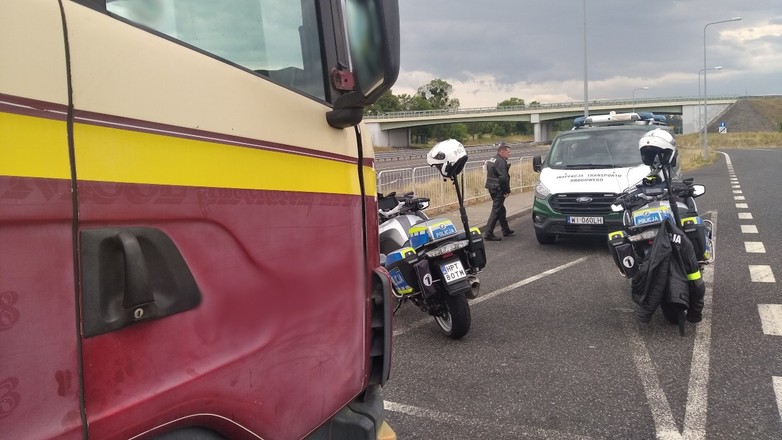 Zatrzymany przez ITD kierowca nie wylewał za kołnierz. Wódka na kolację, piwo podczas przerwy