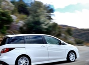 Mazda 5 – biała, lekka, oszczędna