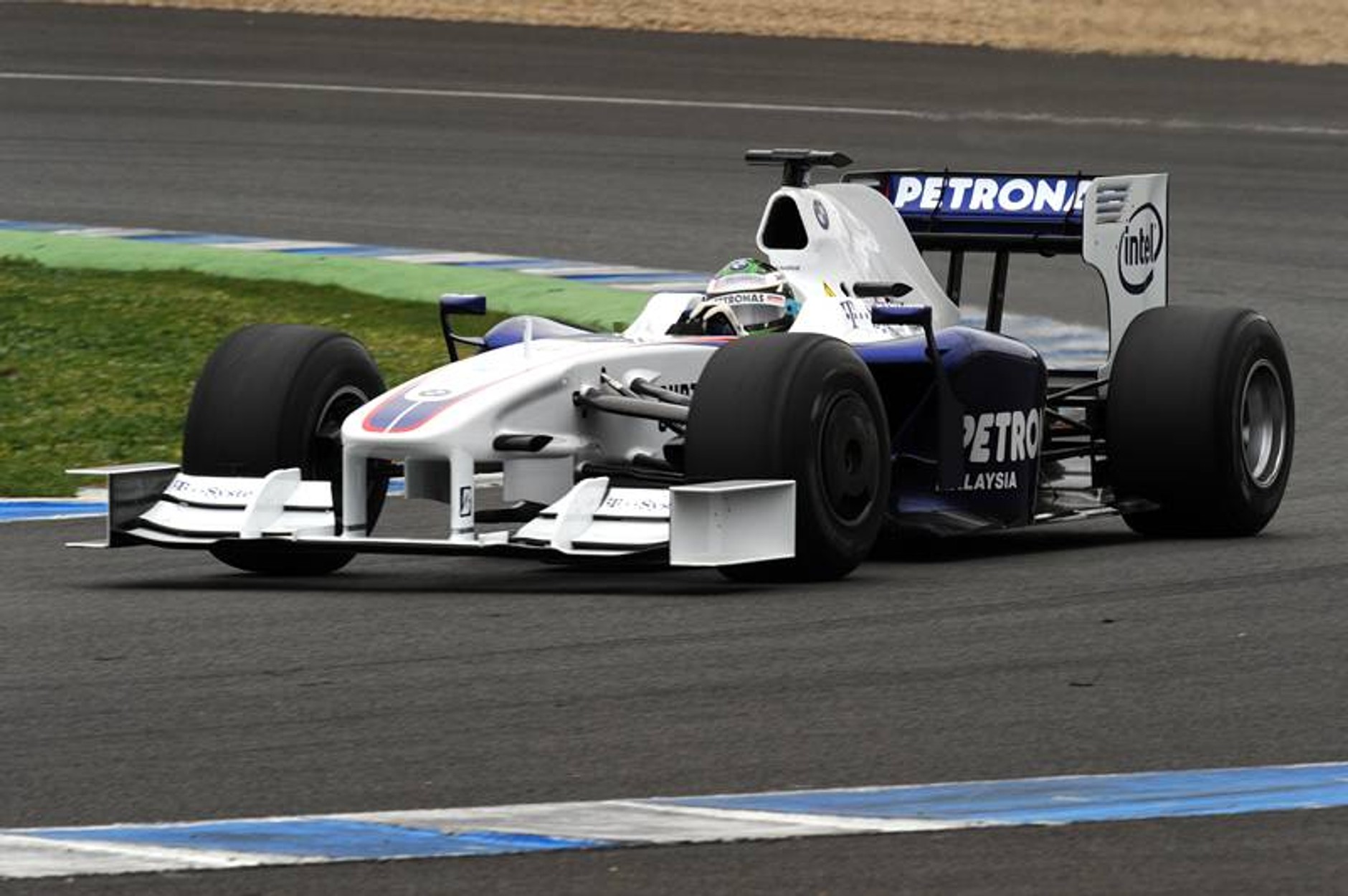 Formuła 1: fotogaleria z testów przed sezonem 2009