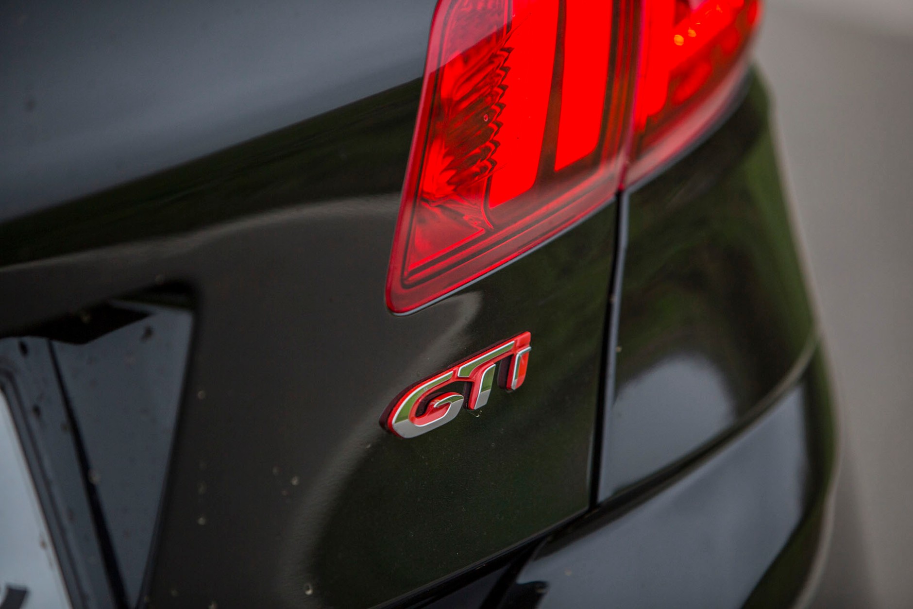 Peugeot 308 GTi - przeniesie cię w świat wyścigów