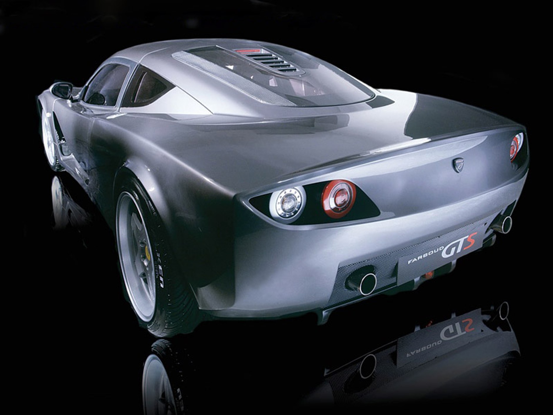 Roszada na Wyspach: Farboud zmienił nazwę na Farbio