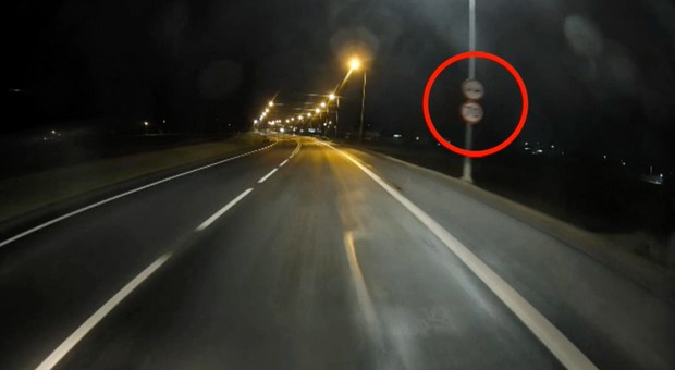 Policja dostała filmik. Nagranemu kierowcy grozi aż 30 tys. zł grzywny