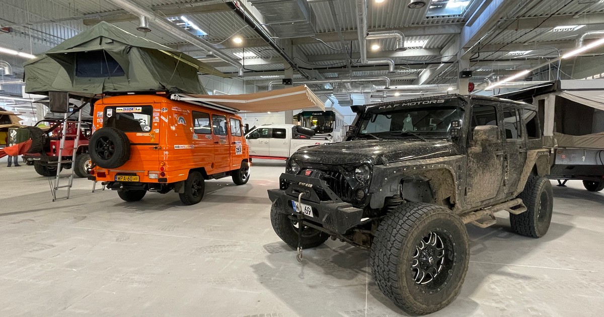 Żuk z namiotem i markizą, Wrangler z przyczepą - cuda wianki!