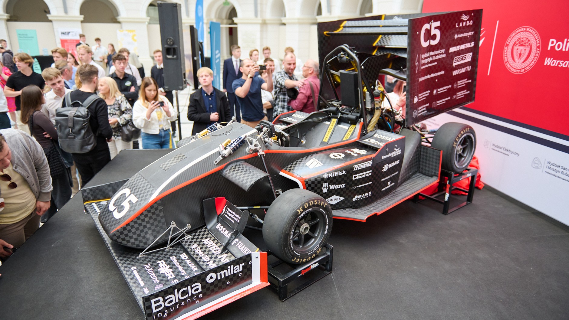 Bolid WUT-5 stworzony przez studentów Politechniki Warszawskiej z zespołu WUT Racing