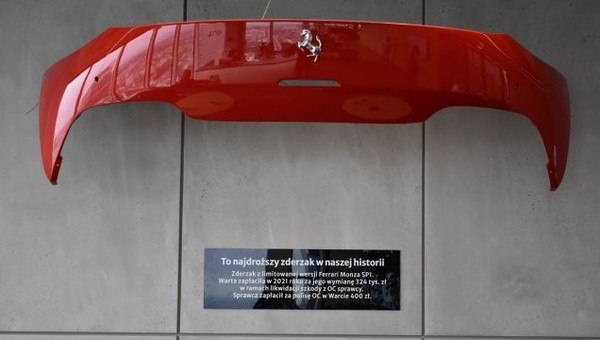 Uszkodził egzotyczne Ferrari. Miał polisę za 400 zł, ubezpieczyciel zapłacił majątek