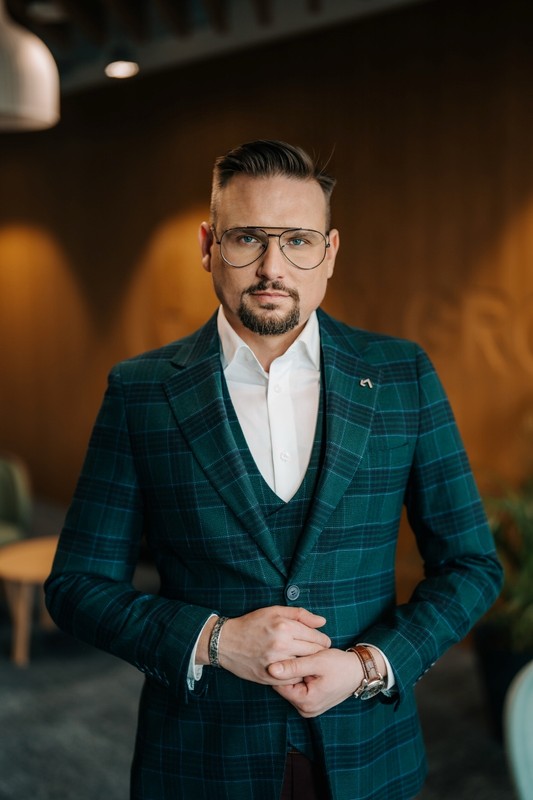Tomasz Sułkowski, Head of Sales OTOMOTO