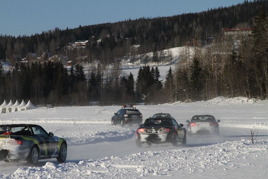 Emocjonujący finisz wyścigu Mazda MX-5 Ice Race