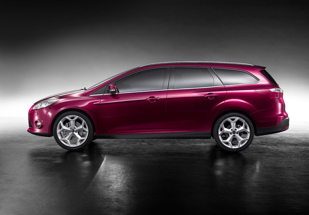 Genewa 2010: Ford Focus - światowa premiera modelu kombi, europejska premiera modelu pięciodrzwiowego
