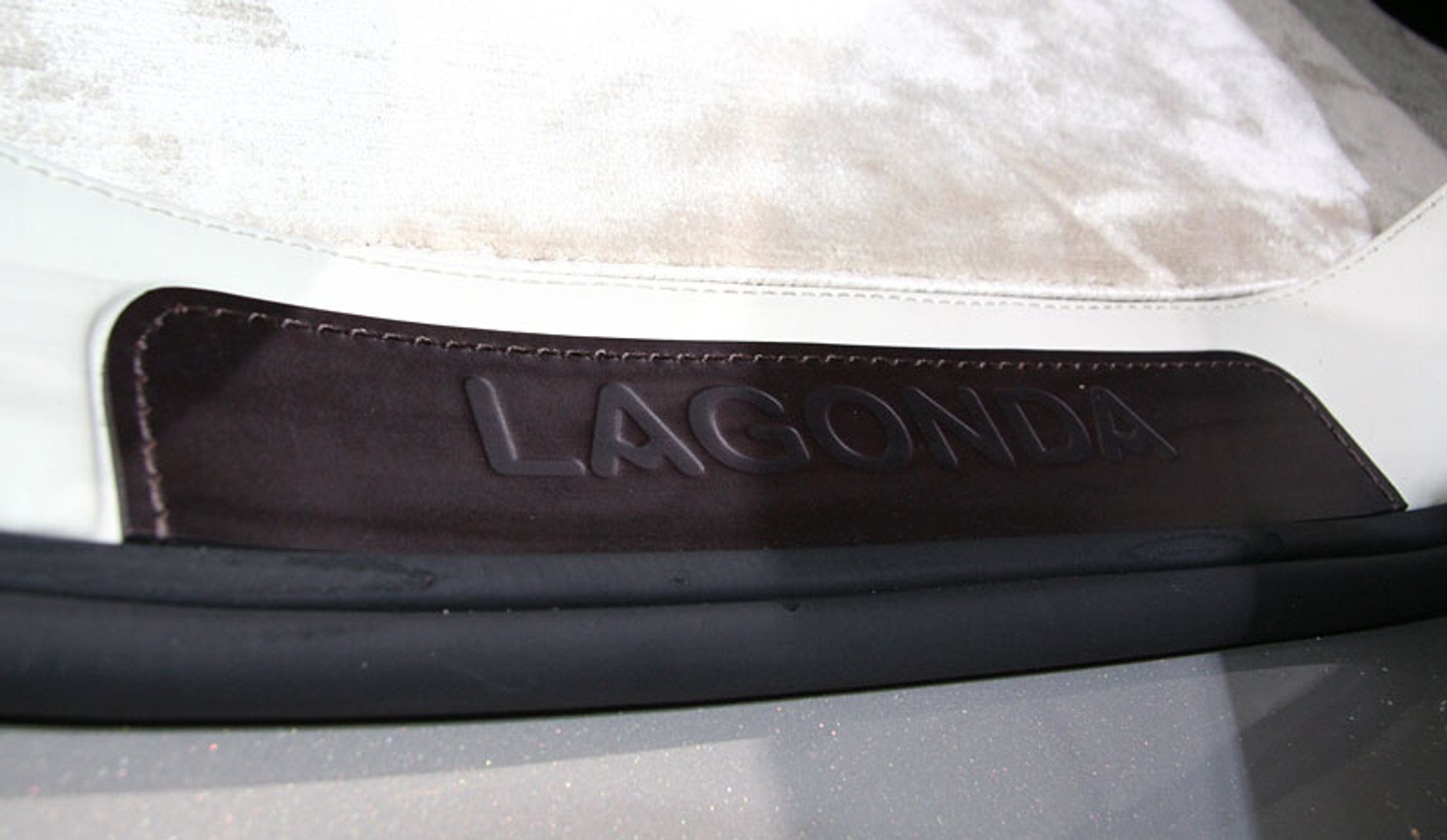 Genewa 2009: Lagonda Concept – odrodzenie słynnej marki (wideo)