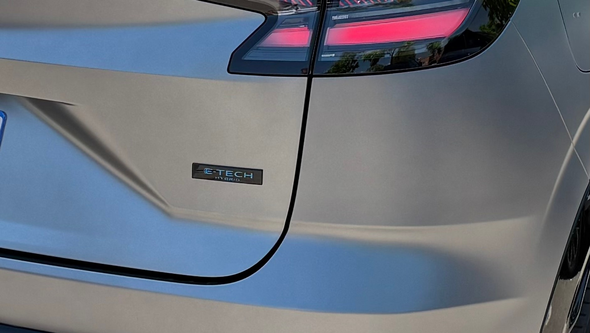 Napęd e-Tech Full Hybrid w Renault to hybryda szeregowo-równoległa