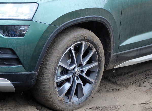 Jak wybrać opony do SUV-a?