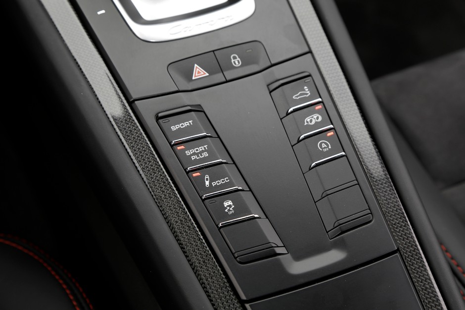 Porsche 911 Carrera 4 GTS