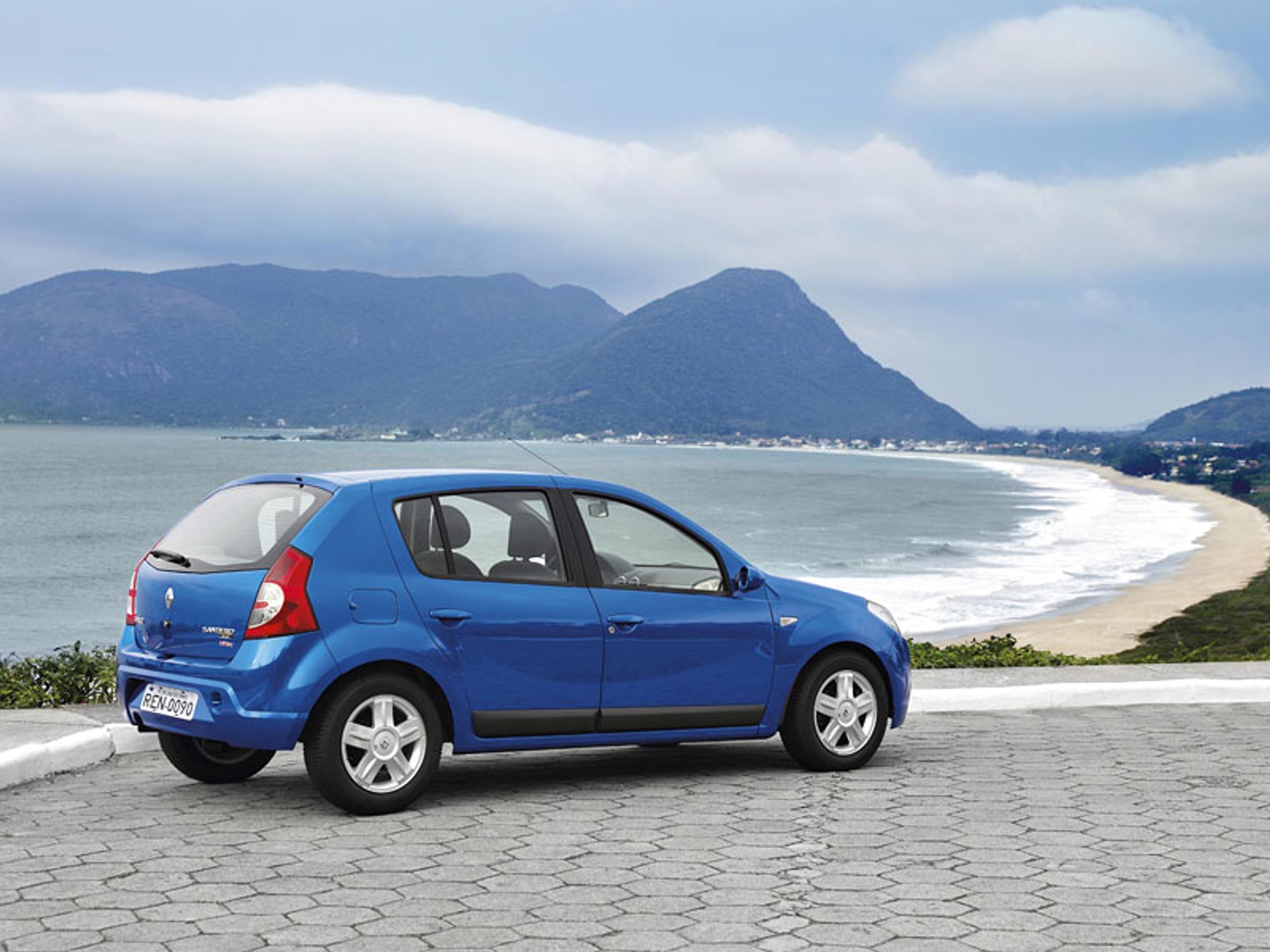 Renault: w Polsce nie pojeździmy - na razie - Sandero... (wideo)