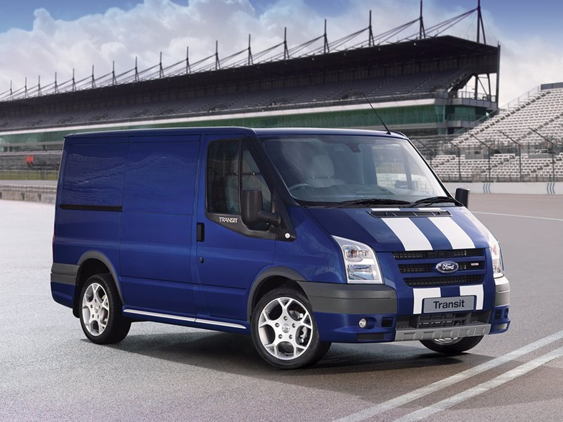 Ford Transit SportVan: dostawczak z ekstra wyglądem