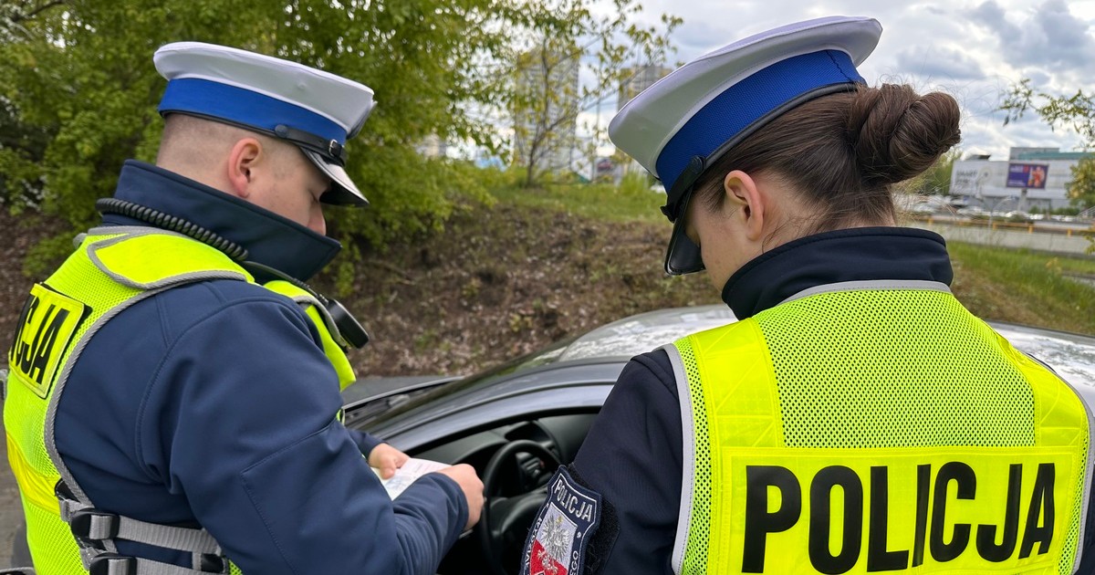  Policjanci się uparli. Od rana znów to sprawdzają. Wlepiają po 2 tys. zł mandatu i 15 pkt