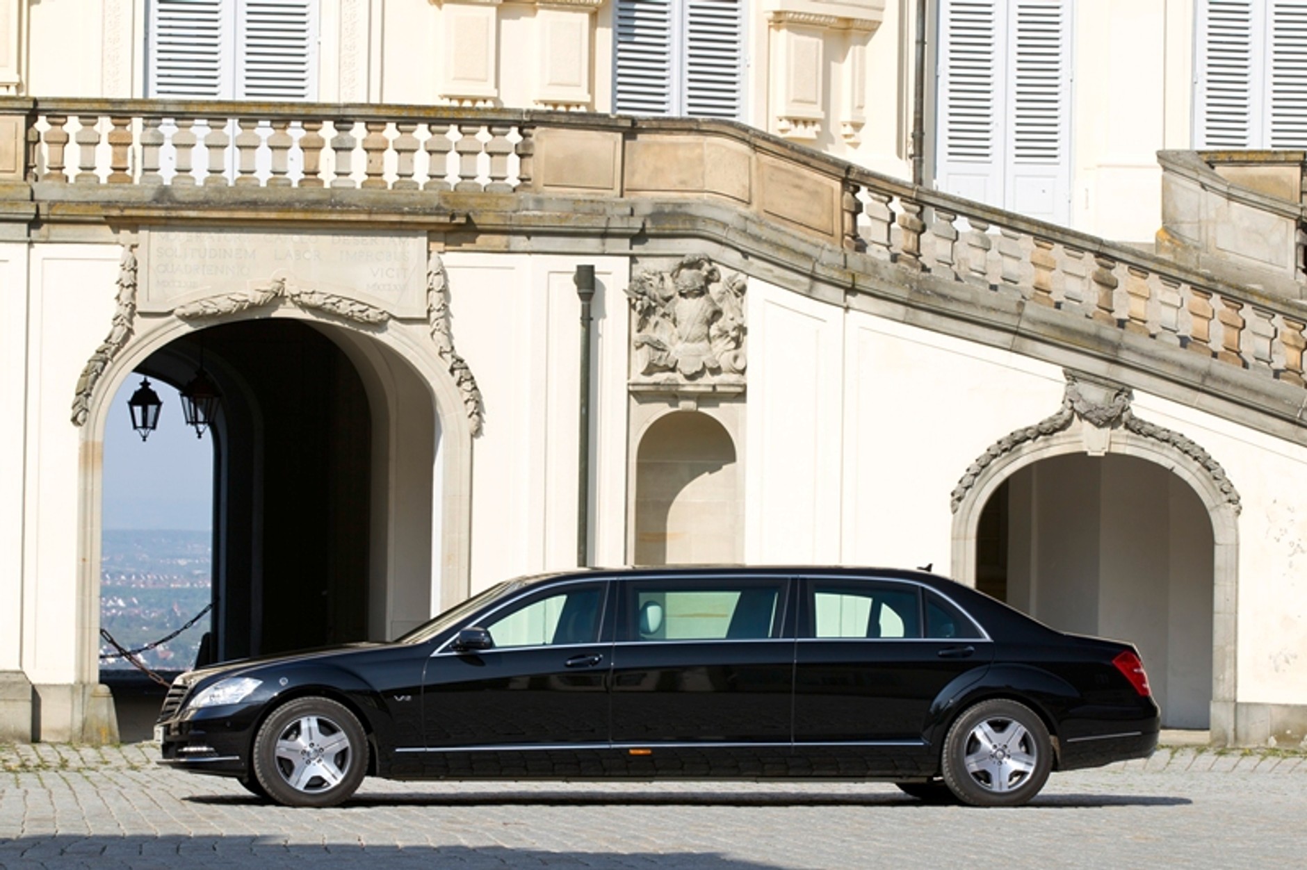 Opancerzone Mercedesy dla nielubianych