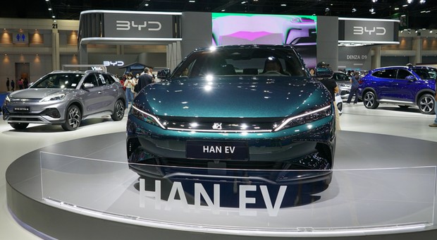 Chińskie auta mogą zdominować europejski rynek. Co na to prezesi Renault i Volkswagena?