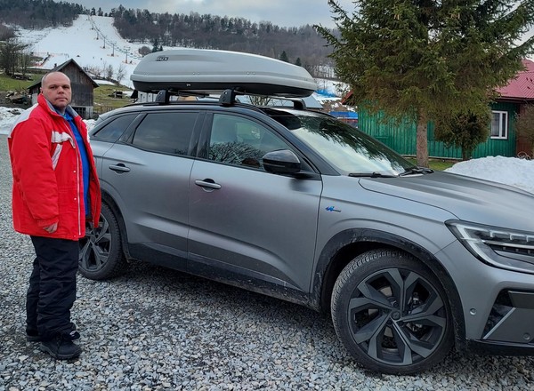 Pojechałem SUV-em na narty. Ile pali z boksem na dachu?
