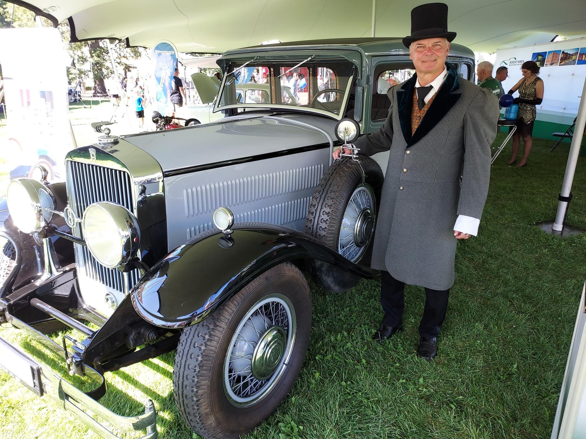 Klasyczne pojazdy na zamku Topacz 2024. Horch 430 z 1931 r. z muzeum w Zwickau