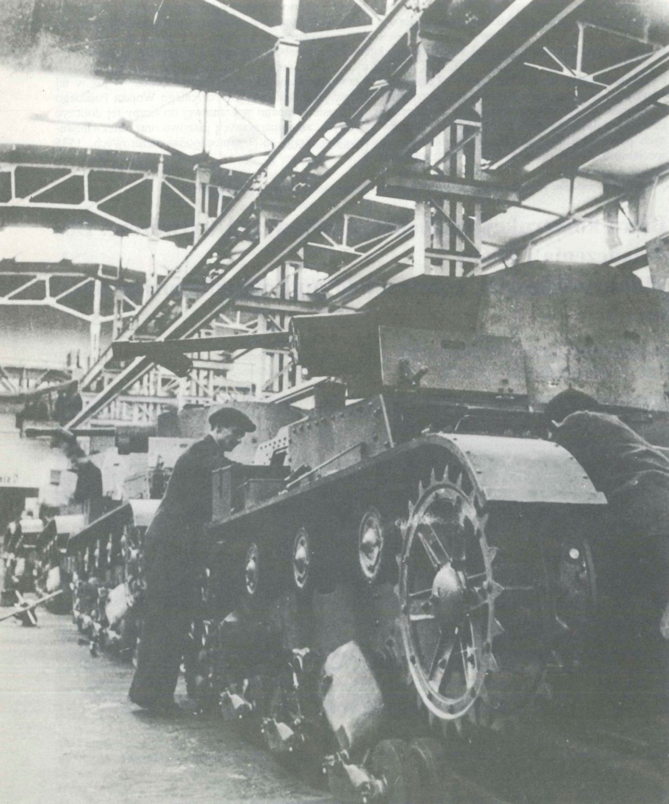 Produkcja czołgów lekkich 7TP w ZM Ursus, ok. 1938 r.