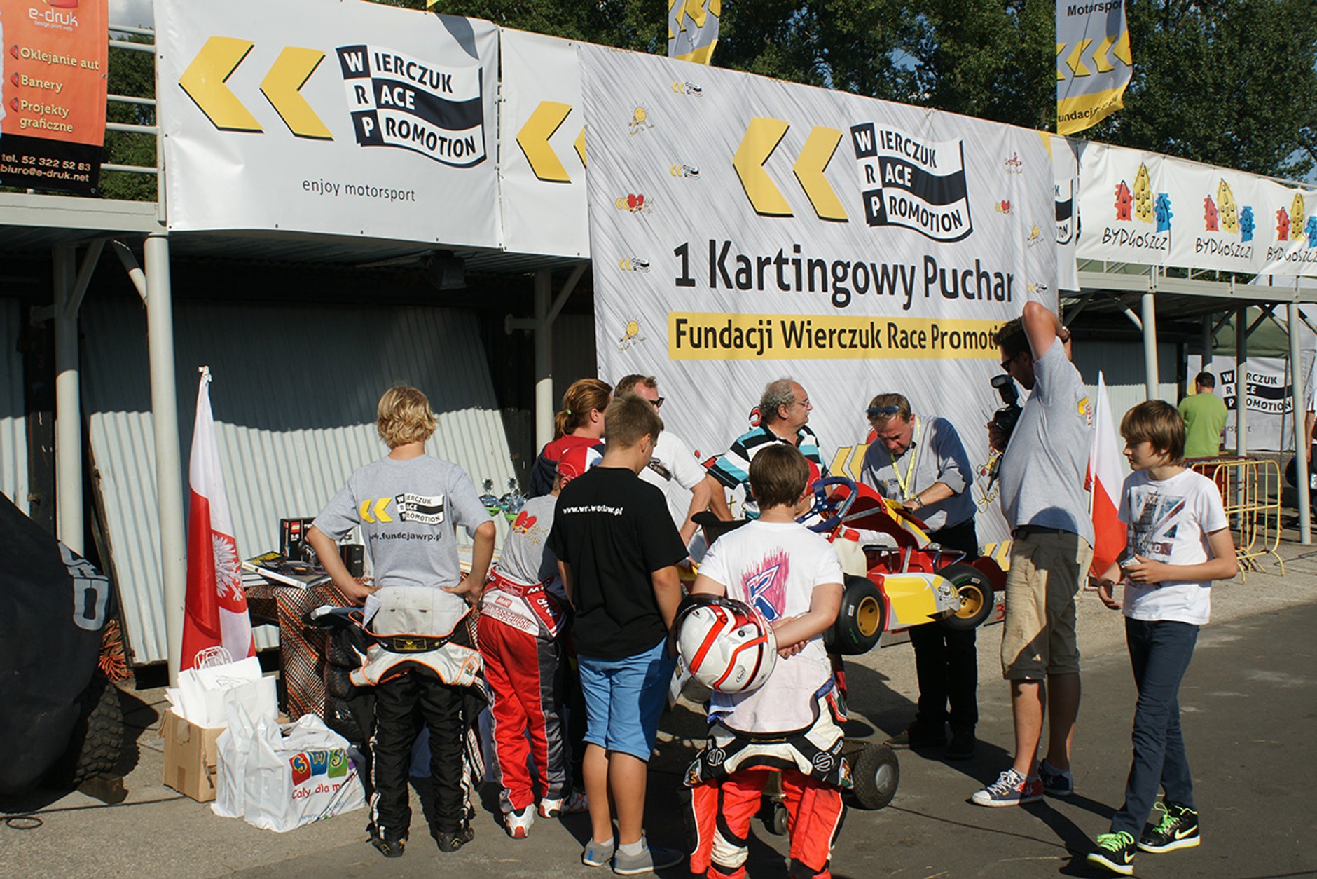 Zgodnie z ideą zawodów, wymyśloną przez prezesa Fundacji Jarosława Wierczuka,  zawodnicy rywalizowali  w czterech kategoriach, jednak bez ścisłego podziału,  z uwzględnieniem zarówno pojazdów serii ROK jak i ROTAX.