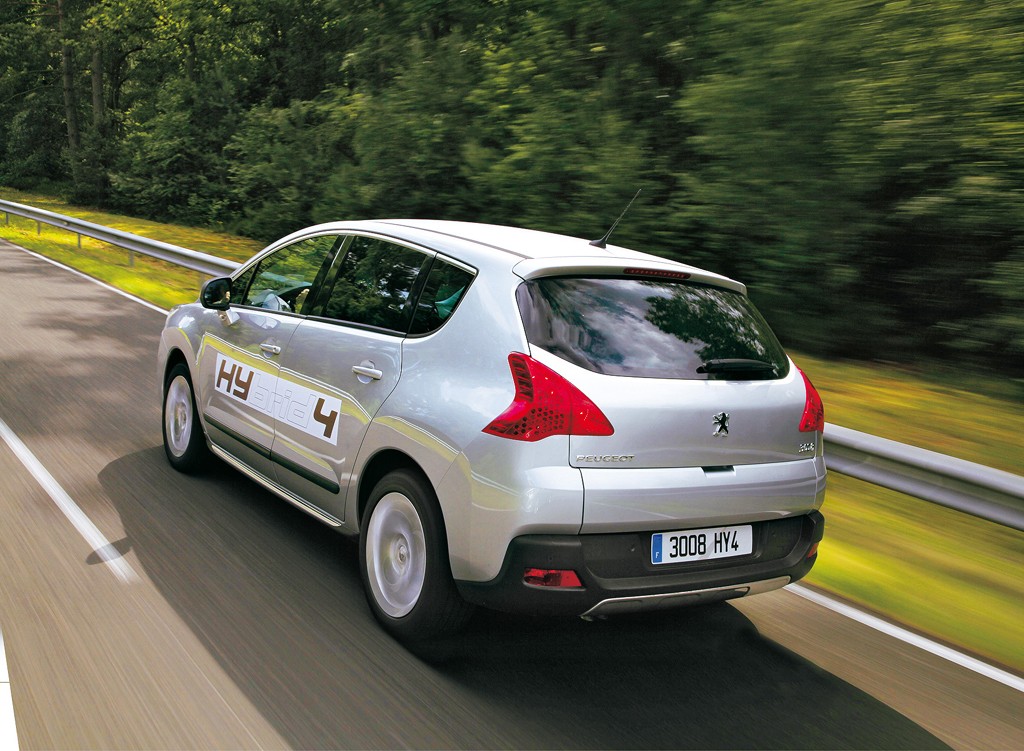 Peugeot 3008 Hybrid4: Pierwsza hybryda z dieslem