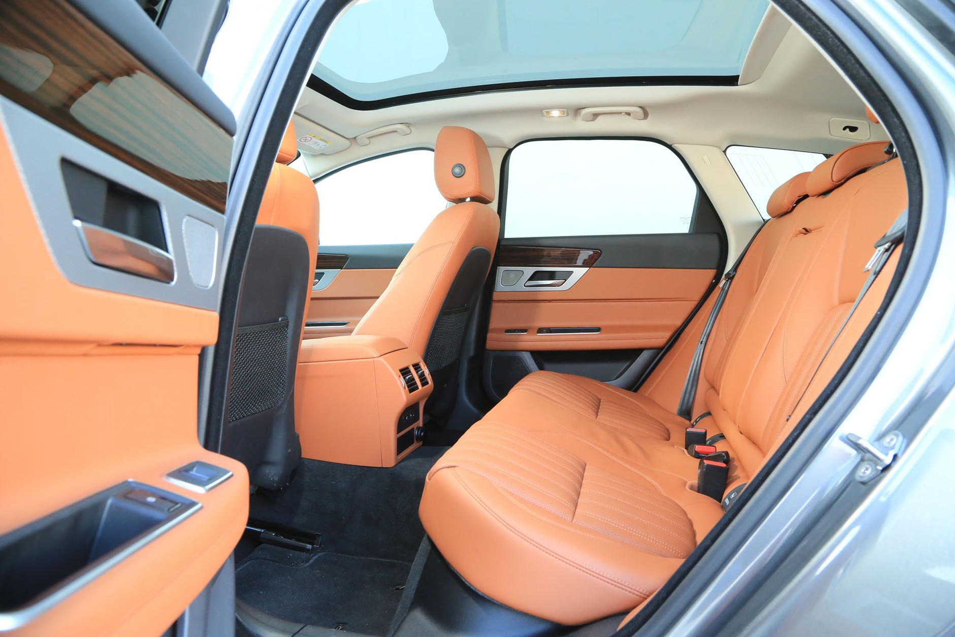 Jaguar XF Sportbrake - ładny, zwinny i rodzinny