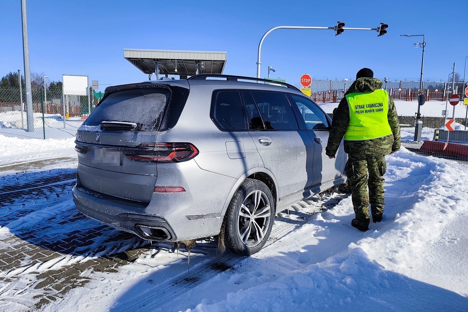 BMW odzyskane na granicy z Białorusią. Samochód nie miał nawet zmienionych rejestracji po kradzieży