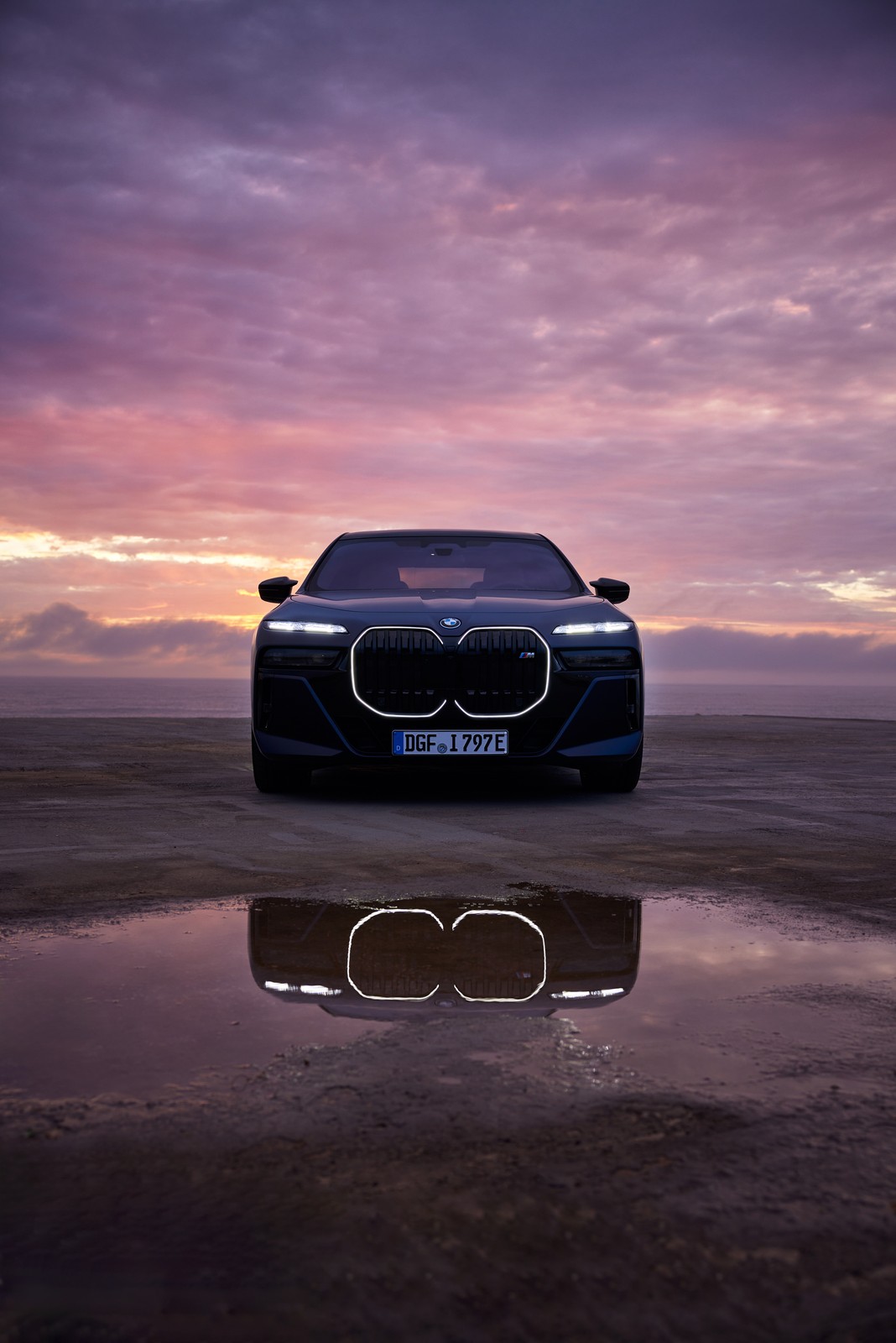 BMW i7 M70