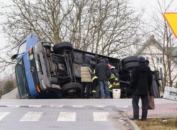 8 rad jak uważać na TIR-y
