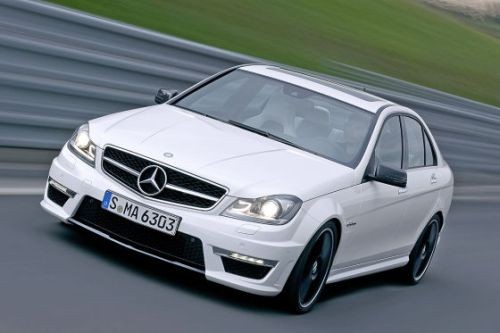 Mercedes C63 AMG 2011 lifting