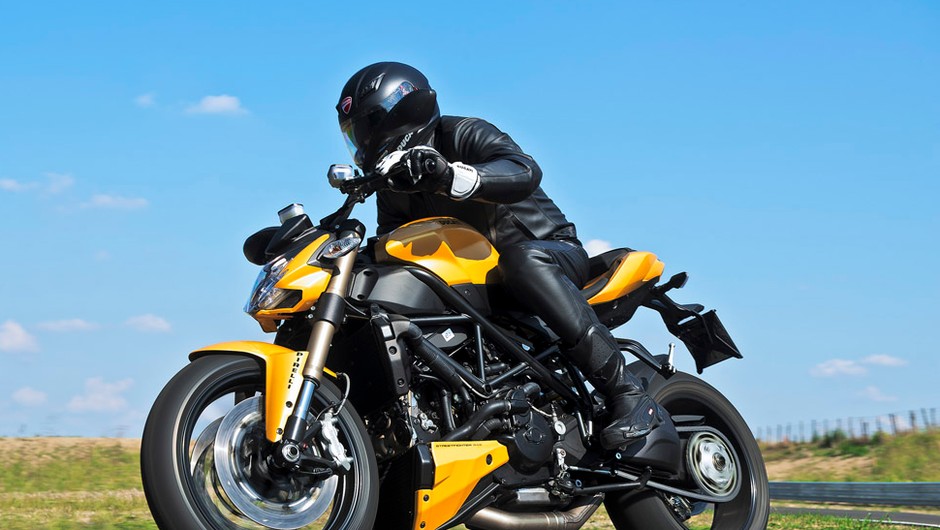 Motocykle i skutery: nowości sezonu 2012