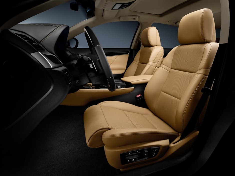 Lexus GS skręca w stronę sportu
