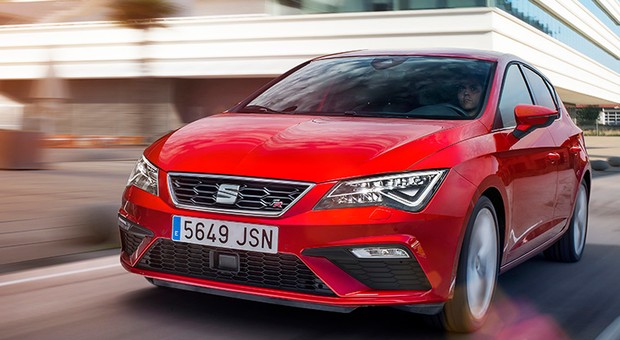 Seat Leon po liftingu: drobne zmiany stylistyczne i więcej elektroniki na pokładzie