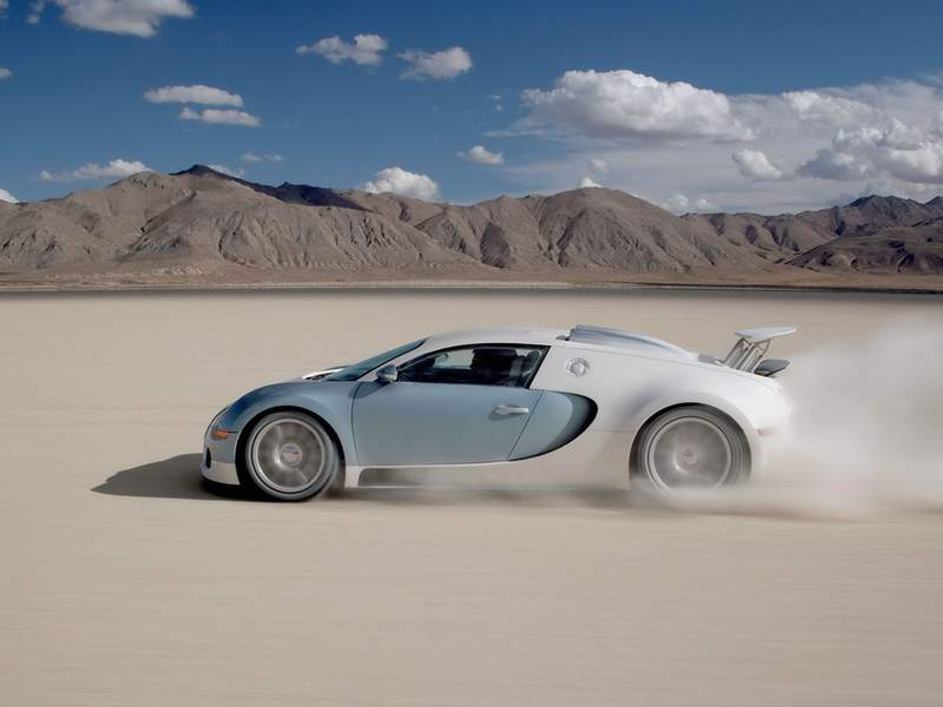 Bugatti wyprodukuje więcej egzemplarzy modelu Veyron (fot. + tapety)