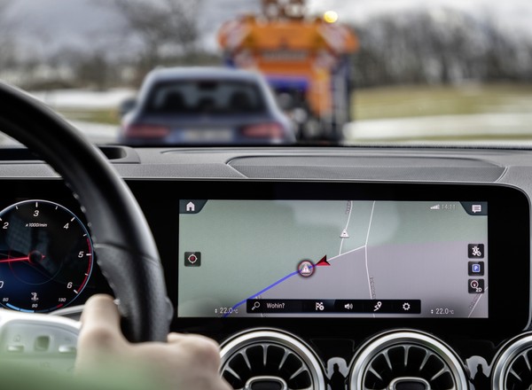 Mercedesy będą monitorować holenderskie drogi. Dane posłużą m.in. służbom drogowym