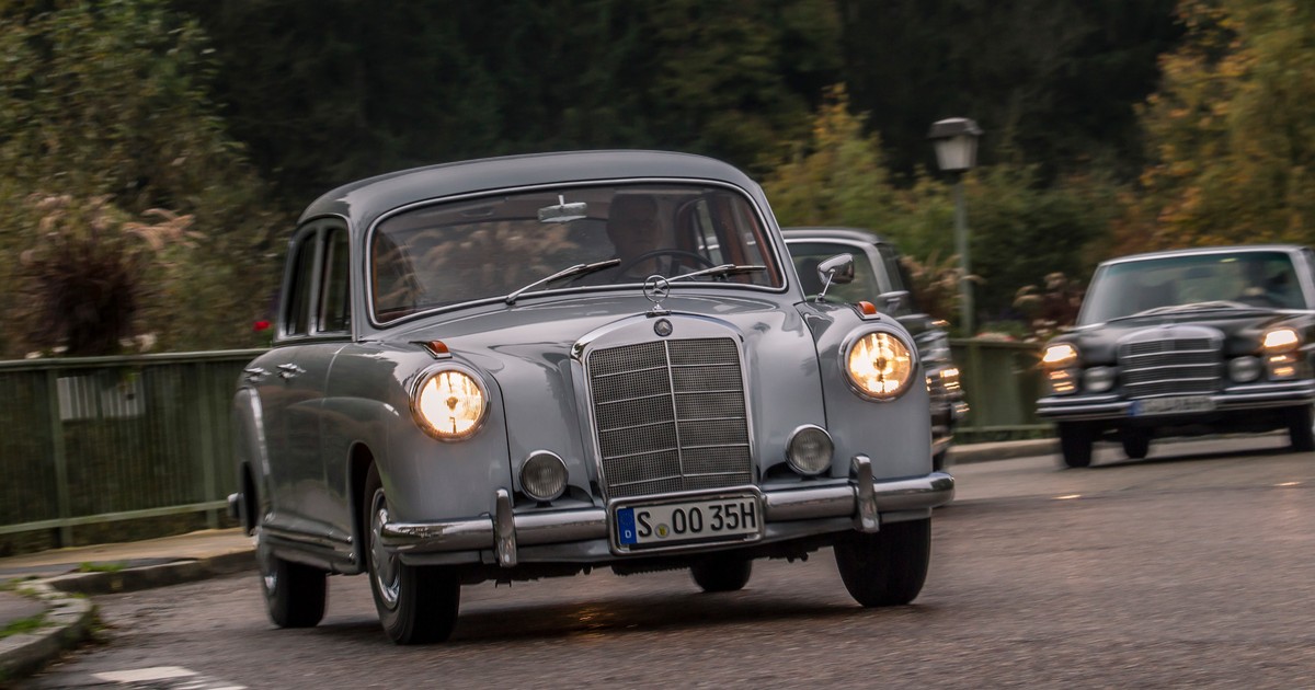 Mercedes-Benz 220 "Ponton"