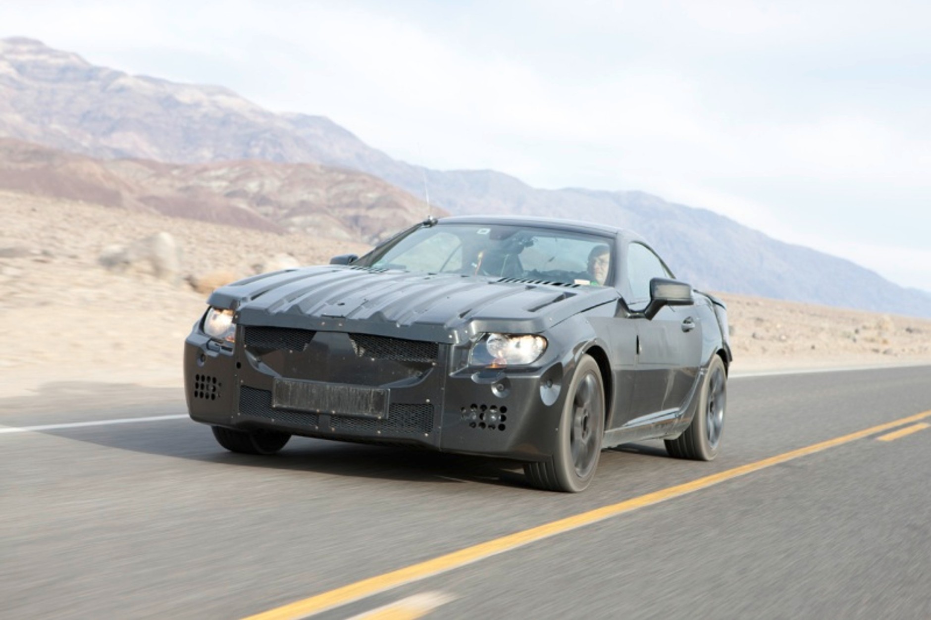 Mercedes SLK z magicznym dachem