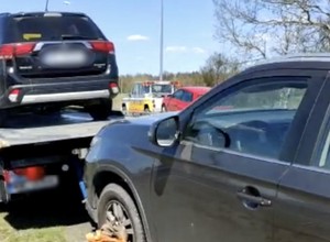 Złodzieje samochodów wpadli w policyjną pułapkę na moście