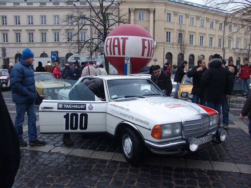 Rajd Monte-Carlo Historique 2011: wystartowali z Warszawy, pokonają 4100 km