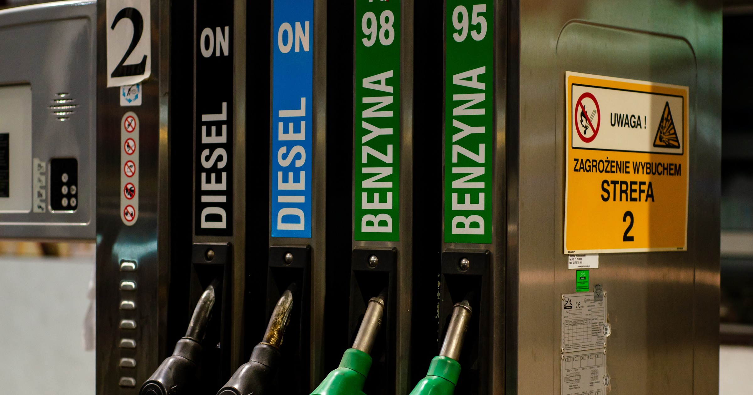 Nowe paliwo będzie dostępne od 16 listopada, ale etykiety się nie zmienią. To prezent dl naszych aut na zimę