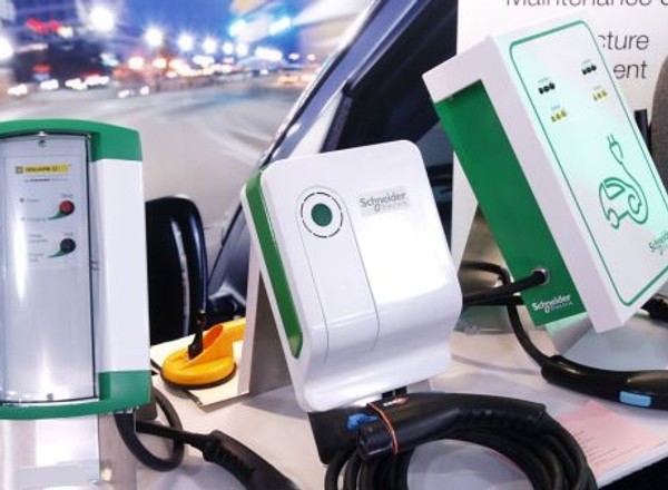 Ładowanie elektrycznych aut będzie proste