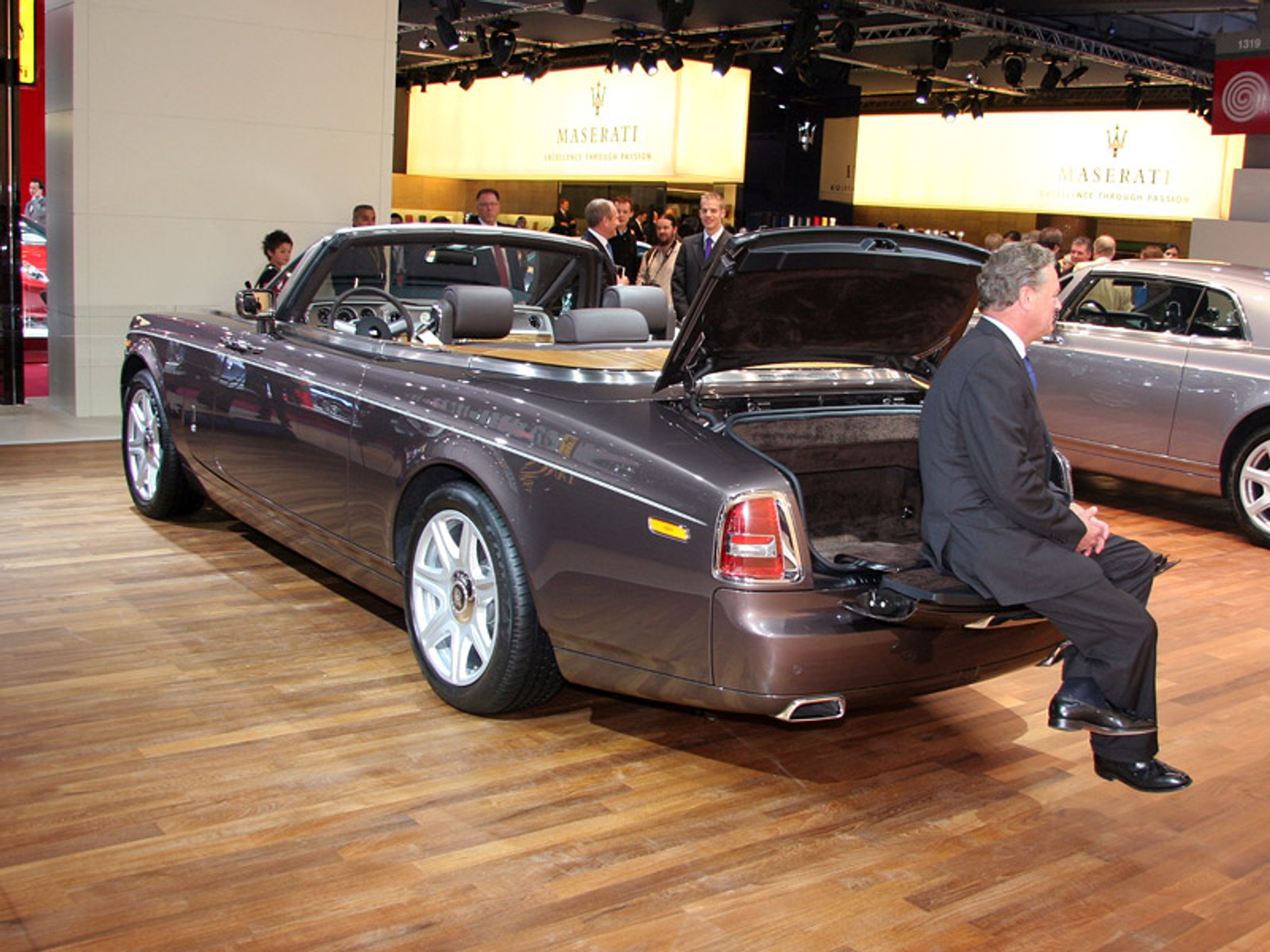 Terminy salonów samochodowych w 2009 roku