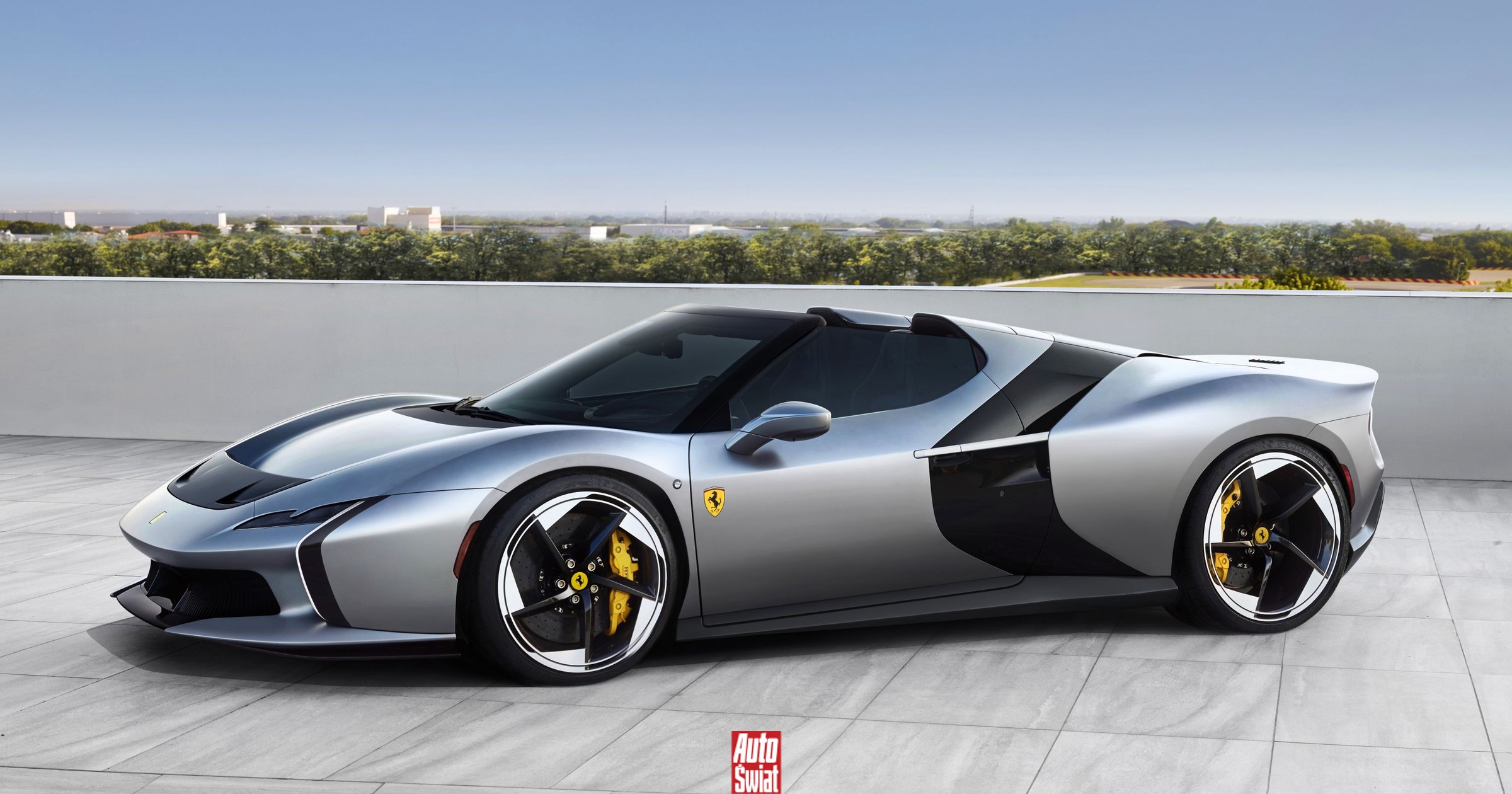Najnowsze Ferrari bazuje na nieprodukowanym już aucie. Dobrze, iż w ogóle je odtajniono