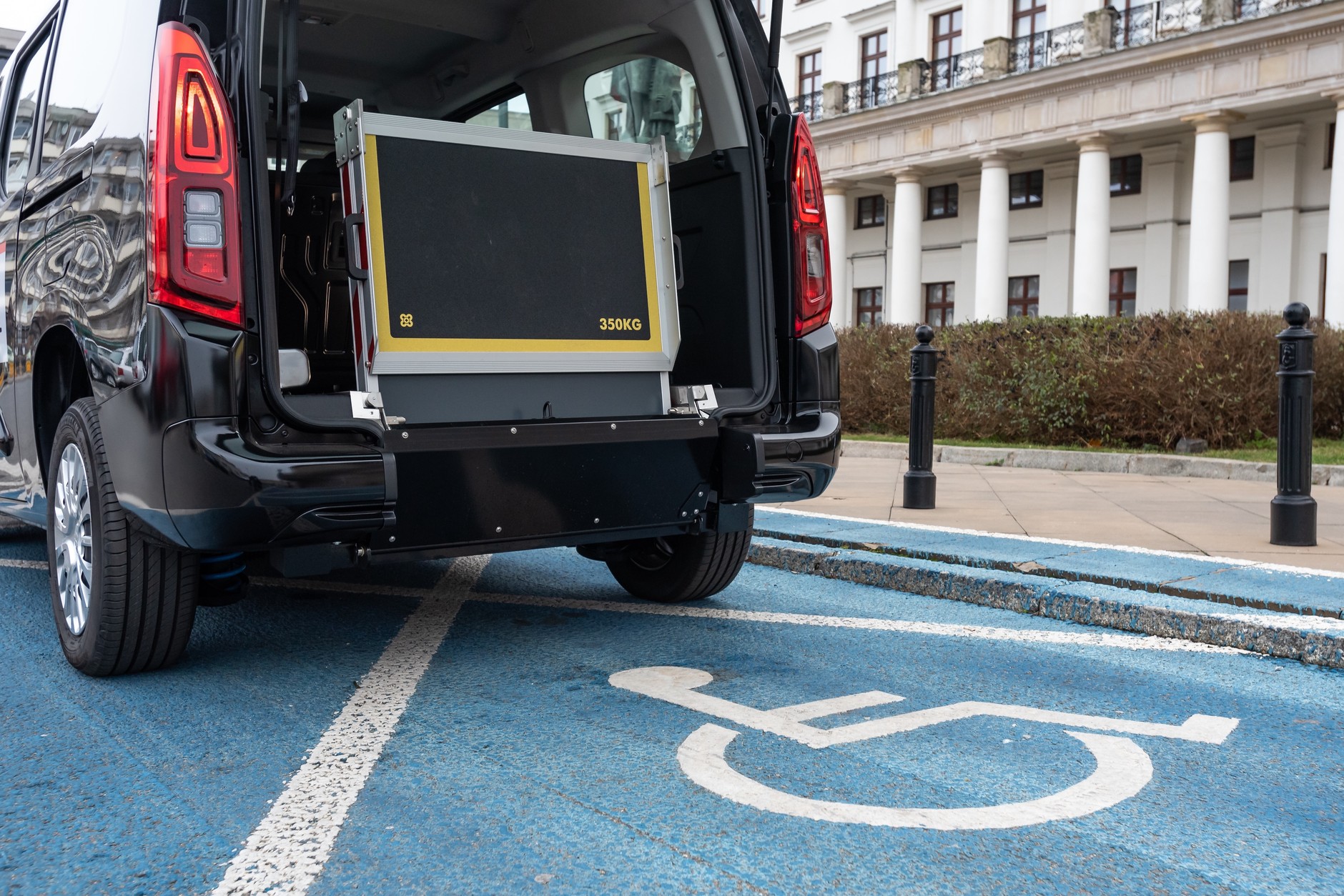 Toyota Proace City dostosowane do przewozu osób na wózku