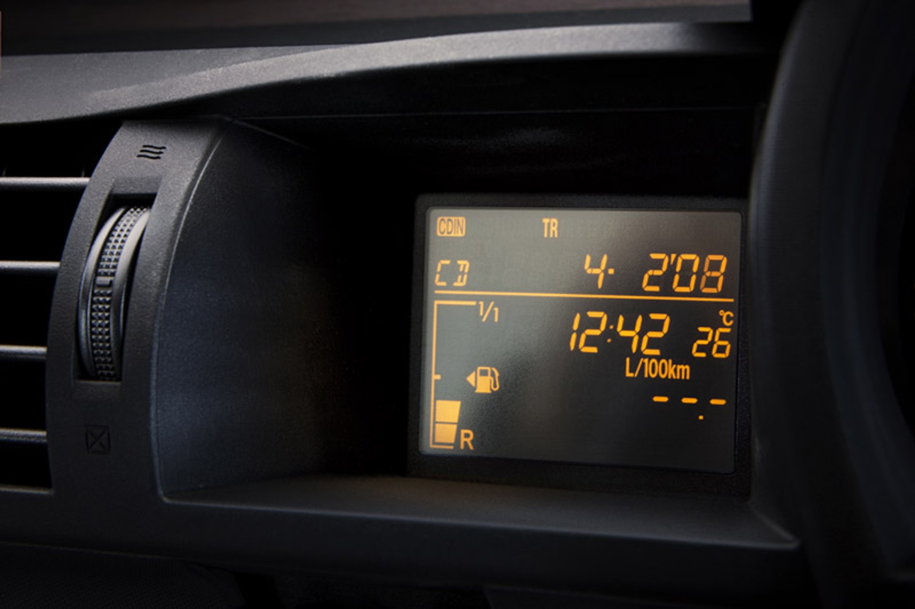 Toyota iQ: sześć nowinek technicznych zwiększających kabinę pasażerską