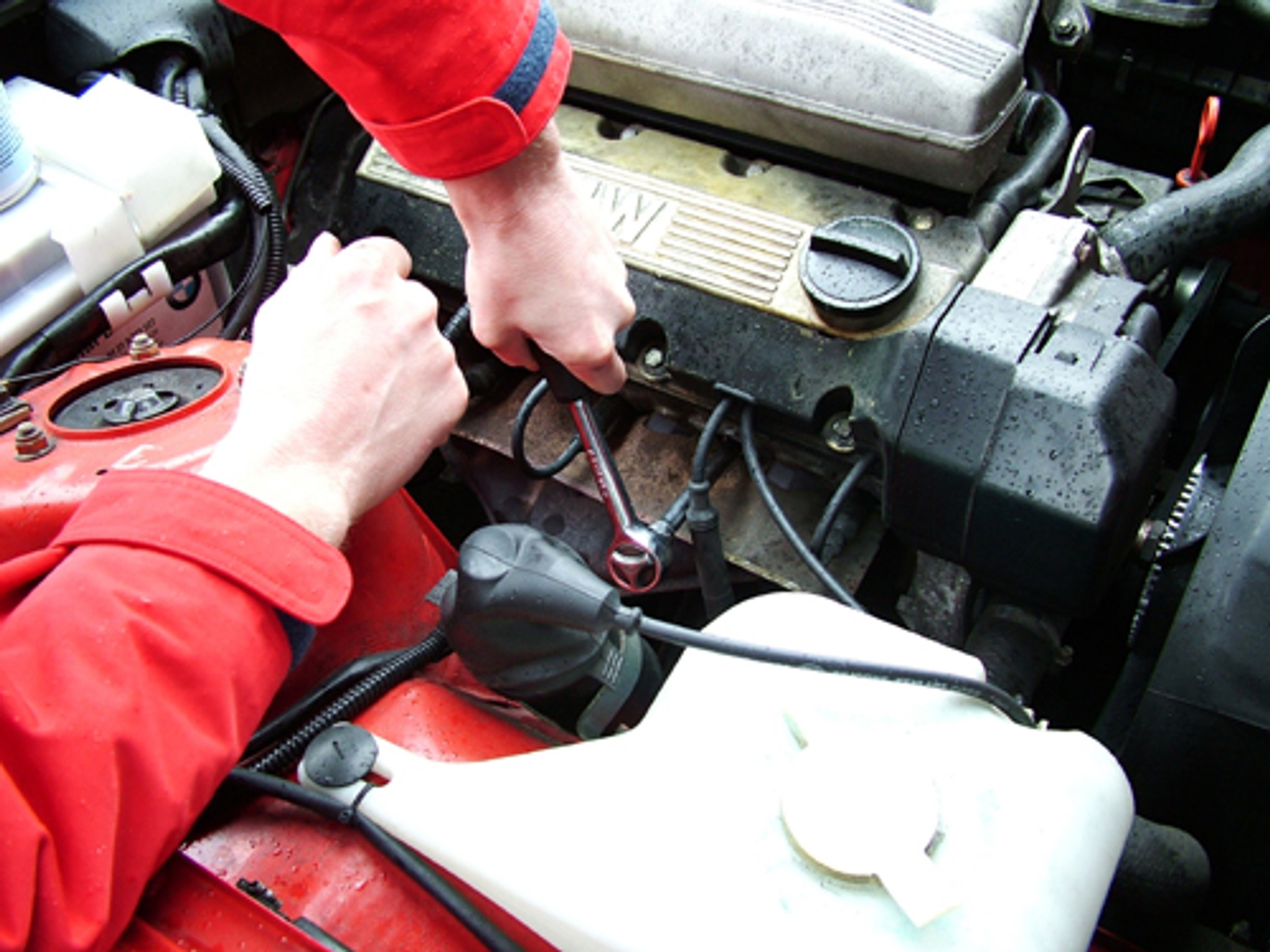 Radzimy jak wybrać świece zapłonowe?