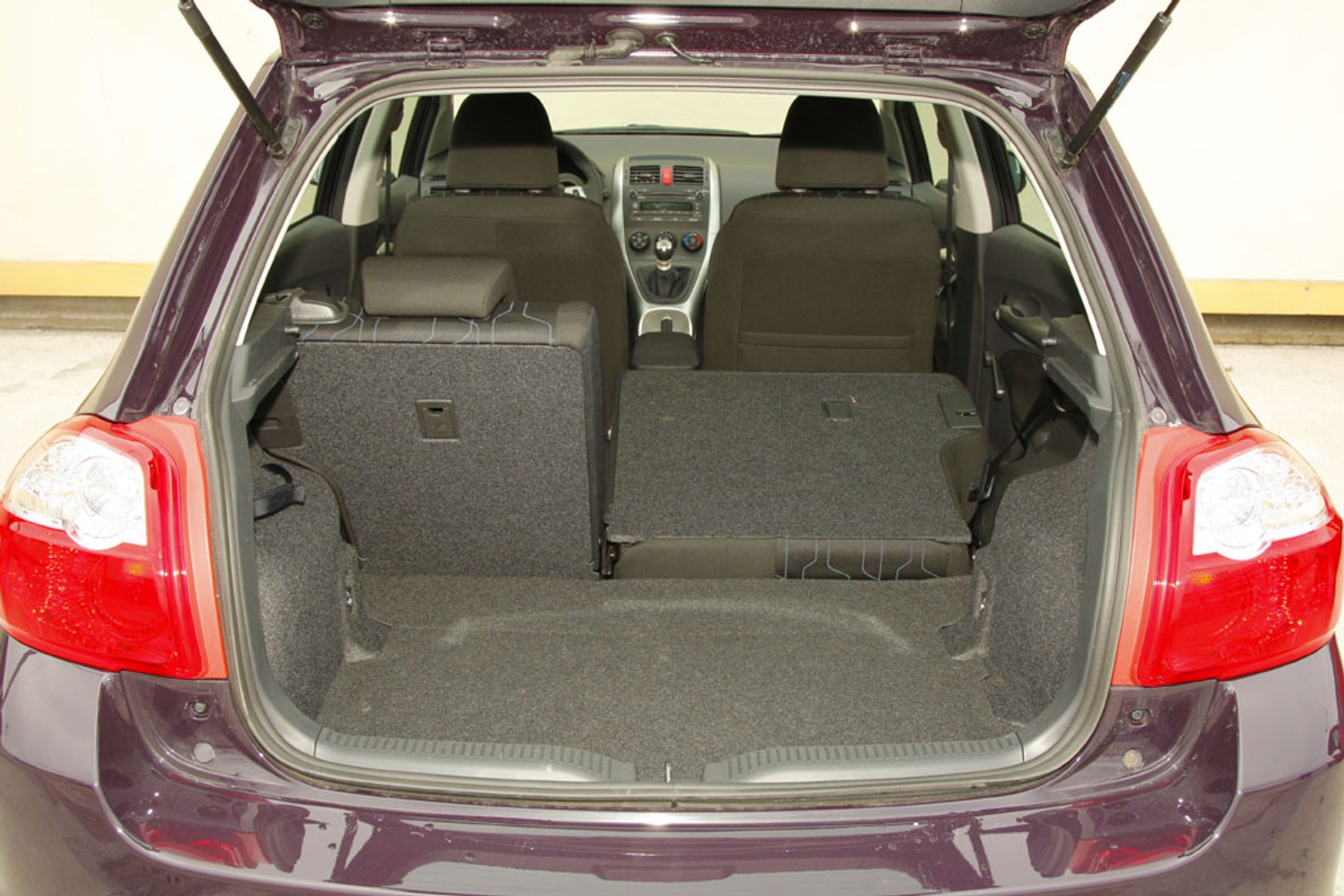 Toyota Auris 1.6 Terra: W poszukiwaniu nowych klientów