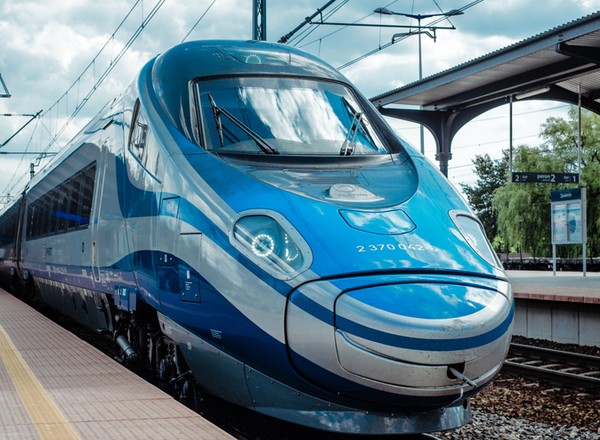 Codziennie pokonuje prawie 1600 km. Powód jest prozaiczny